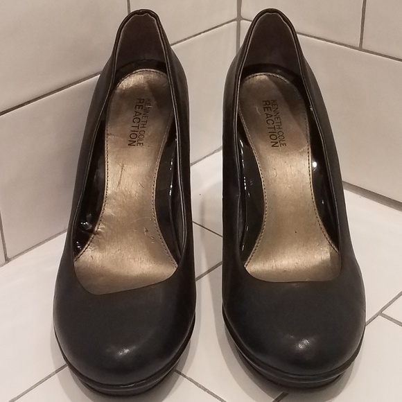 Kenneth Cole Reaction Black Platform Pumps - Picture 2 of 5